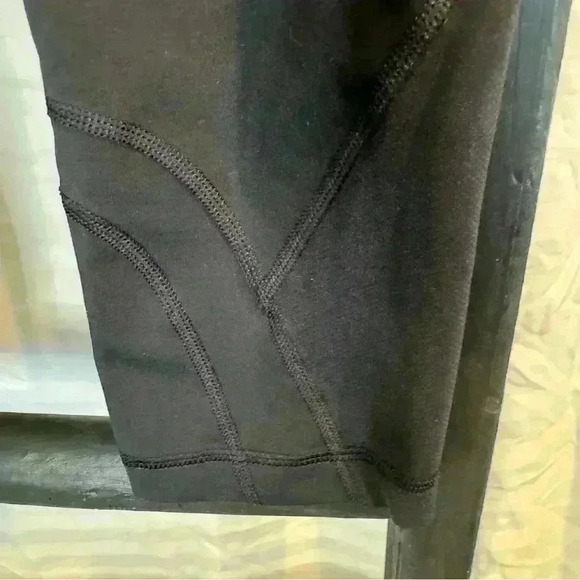 Lululemon leggings - Picture 10 of 16